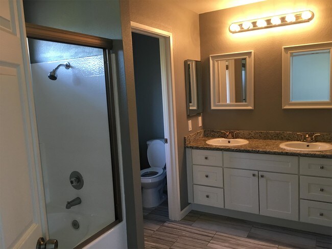 Foto del edificio - 4635 Fieldcrest Way