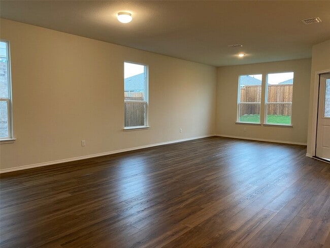 Foto del edificio - 2100 Hummingbird St