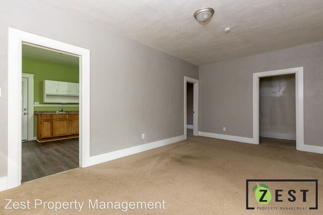 Foto del edificio - 2 br, 1 bath Apartment - 1051 Junction Ave...