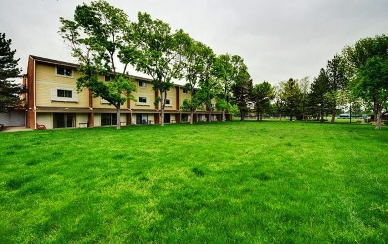 Primary Photo - One Bedroom Condo For Rent At Wimbledon