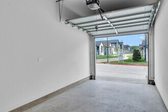 Building Photo - 1808 Collie Ct