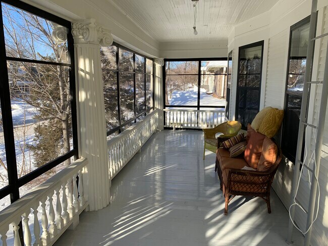 Porche - 2545 Pillsbury Ave S