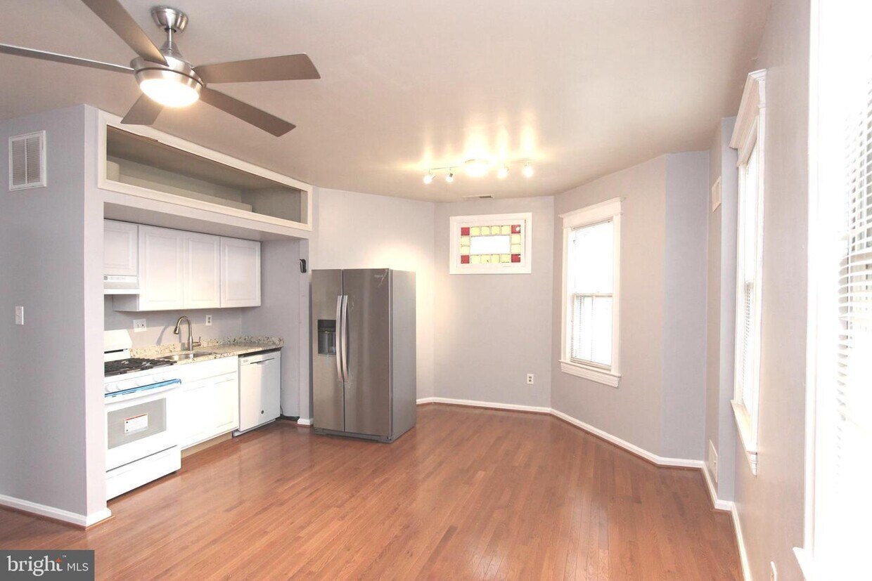 Foto principal - 3901 Georgia Ave NW