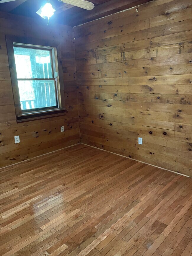 Building Photo - 331 Thorn Hill Rd