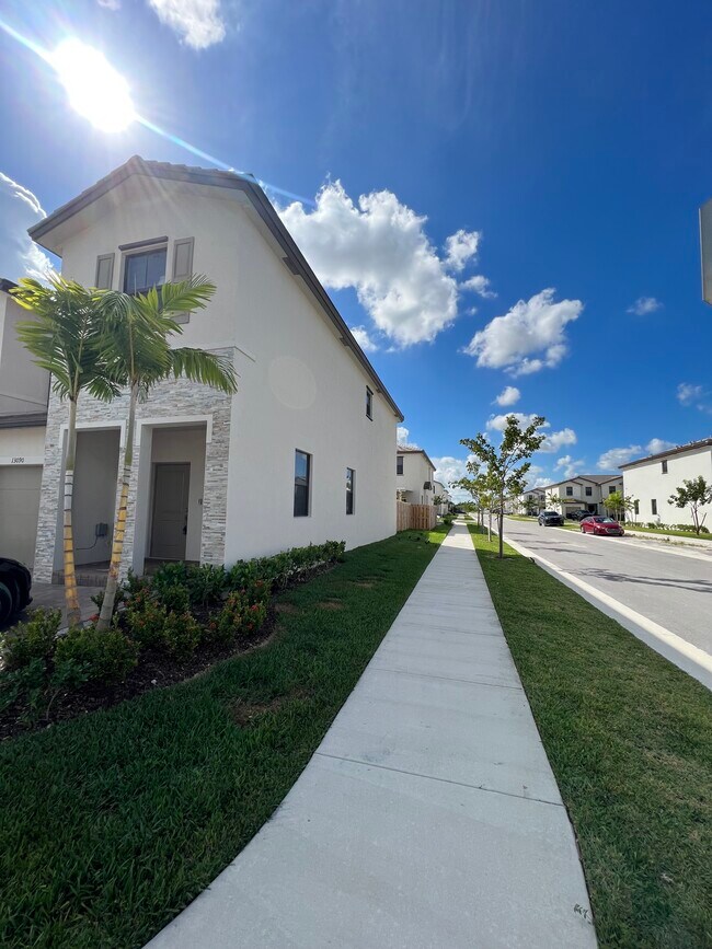 Foto del edificio - 13090 SW 232nd Ter