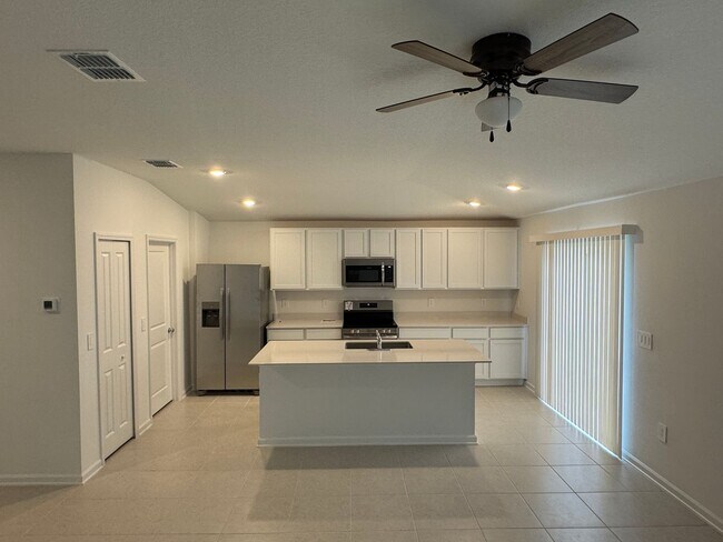 Foto del edificio - AVAILABLE NOW! BRAND NEW 3 Bedroom/2 Bath ...