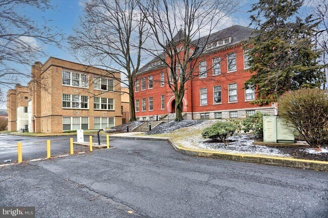 Foto del edificio - 133 W Locust St