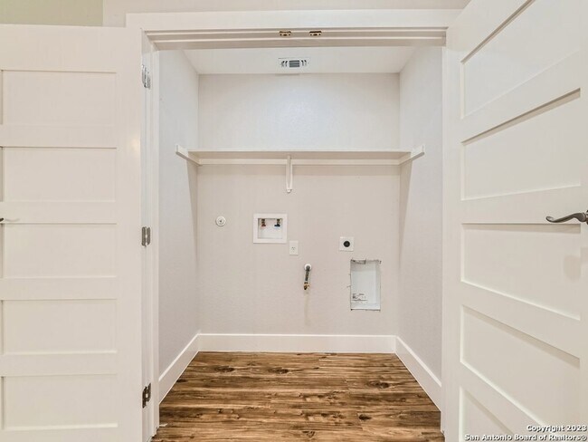 Foto del edificio - 839 Oasis St