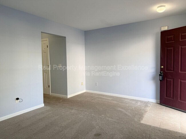 Foto del edificio - 12 Red Ln