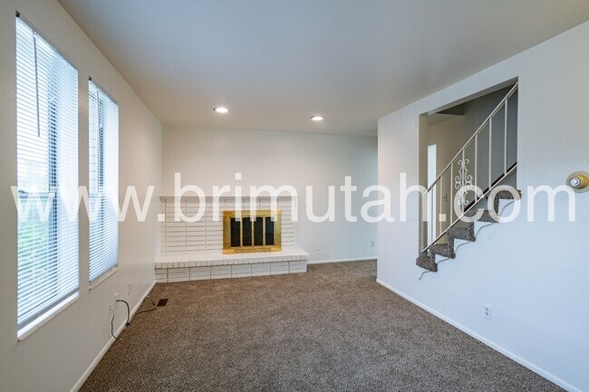 Building Photo - 4456 S Albright Dr