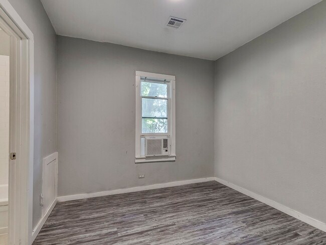 Foto del edificio - 2345 NW 10th St