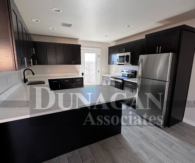 Foto del edificio - New construction 2 bedroom - 2 bath apartment