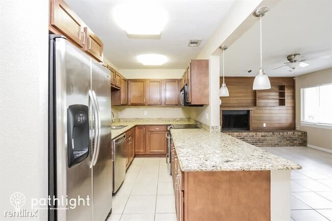 Foto del edificio - 4 br, 2 bath House - 320 Rigel Rd UNIT