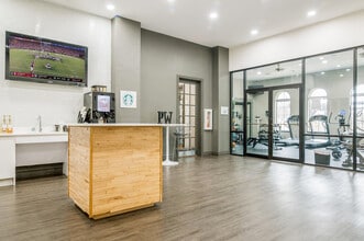 Building Photo - Parkway Place Apartments