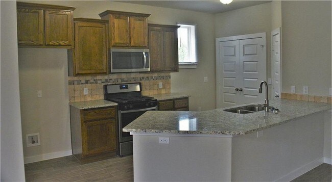 Foto del edificio - 1406 Zephyr Ln