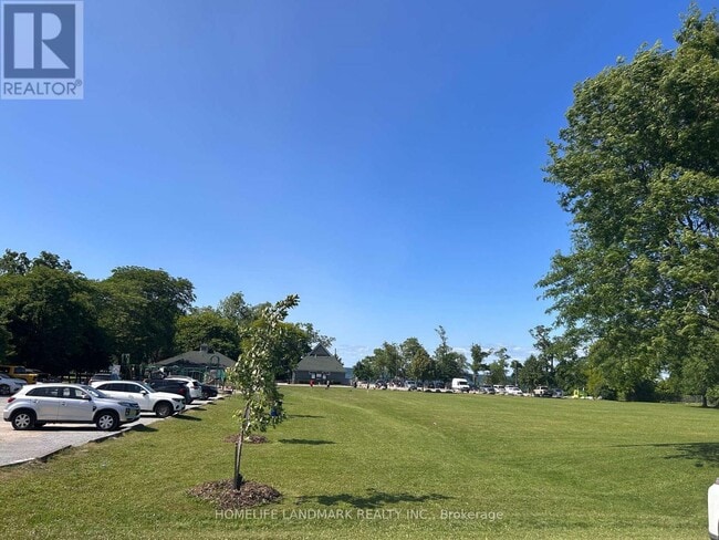 Photo du bâtiment - 1961 Metro Rd N