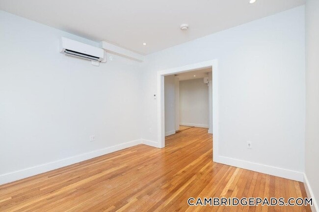 Building Photo - 18A Forest St
