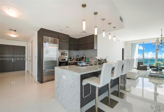 Building Photo - 900 Biscayne Blvd