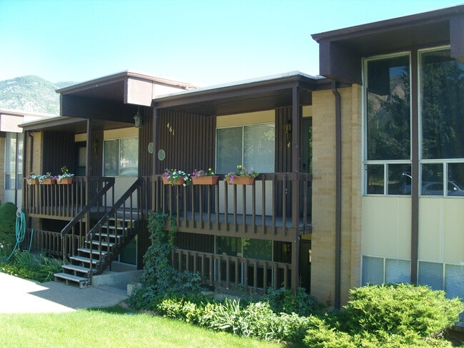 Building Photo - 461 E 2650 N