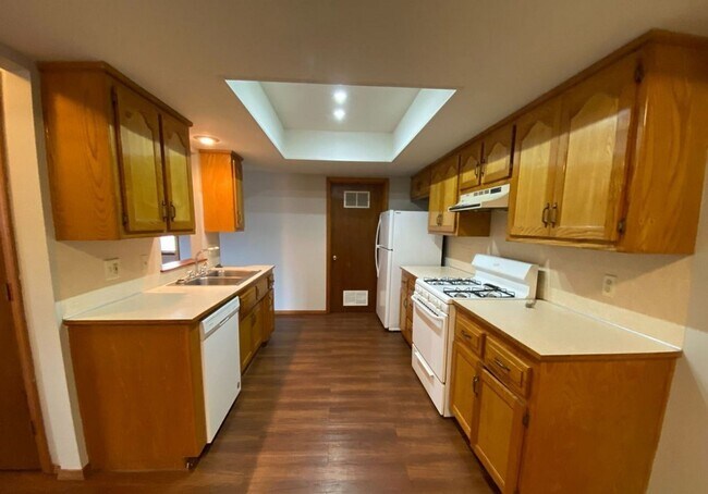 Building Photo - 3 bedroom house for rent