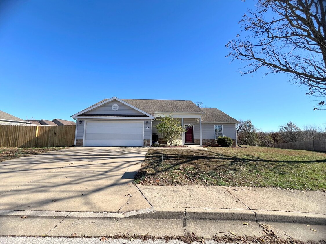 Primary Photo - Fenced home close to West Gate of FLW!