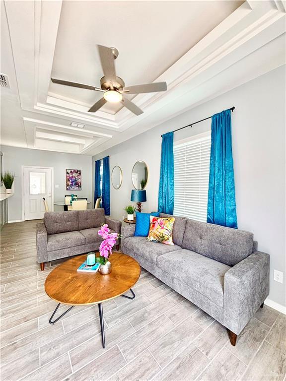 Building Photo - 417 E Acacia Ave