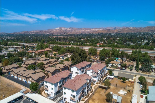 Foto aérea - Apricot Townhomes