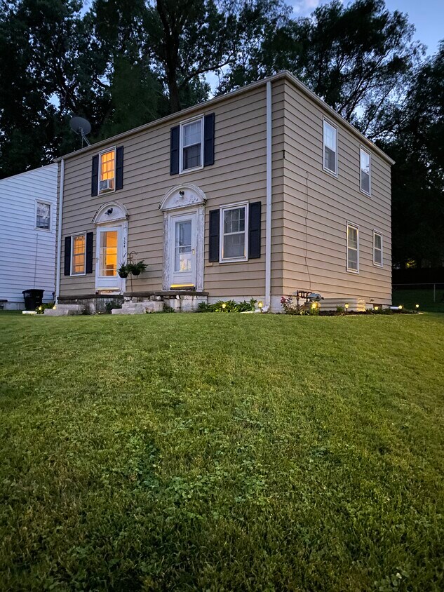 Duplex for Rent - 502 S 50th St