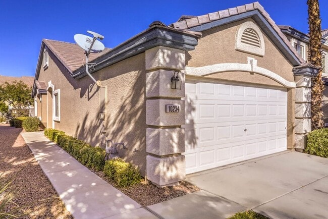 Building Photo - fully furnished in the  heart  of Summerlin