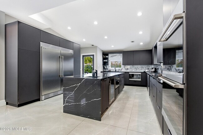 Foto del edificio - 612 Deal Rd