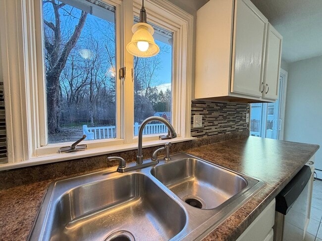 Building Photo - 22 Simpson Cir