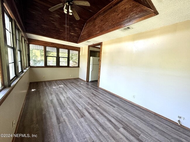 Building Photo - 2611 Green St