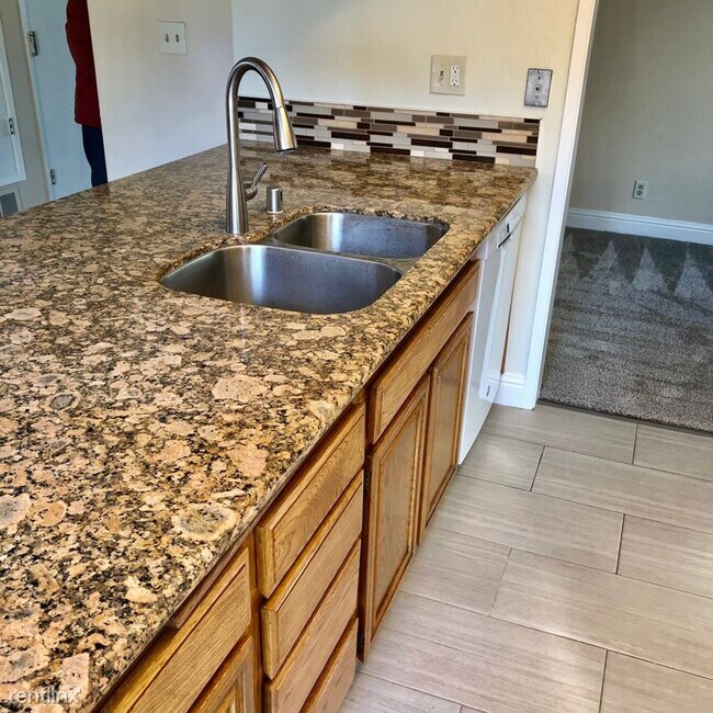 Foto del edificio - 4608 Deercreek Ln