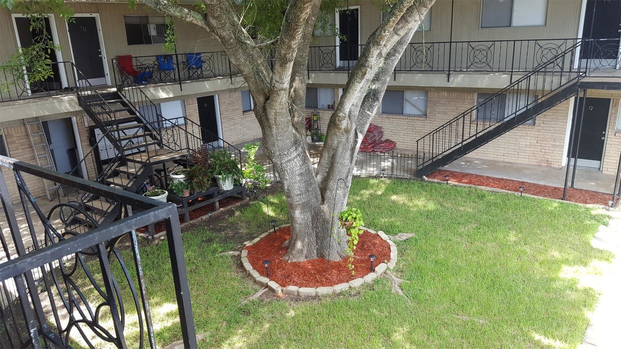 Primary Photo - 105 N Rockisland St