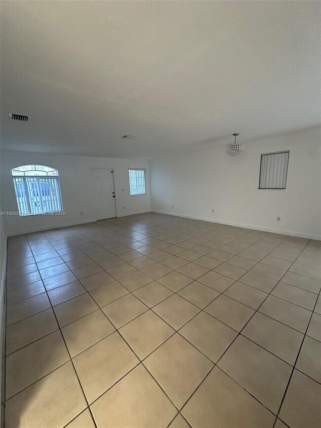 Foto del edificio - 7375 NW 173rd Dr