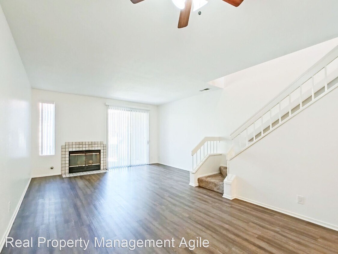 Primary Photo - 2 br, 2.5 bath House - 27931 Windsor