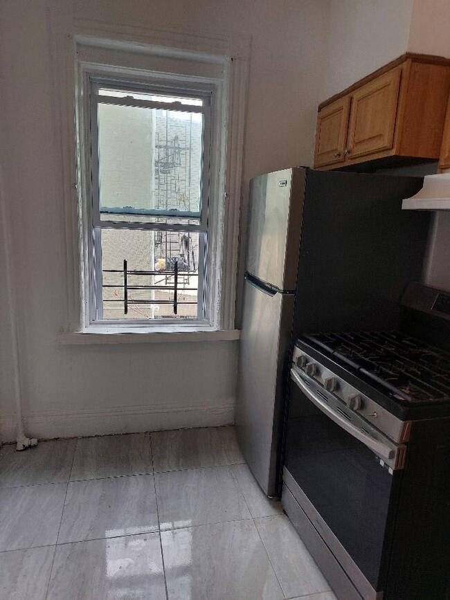 Building Photo - 236 Ridgewood Ave