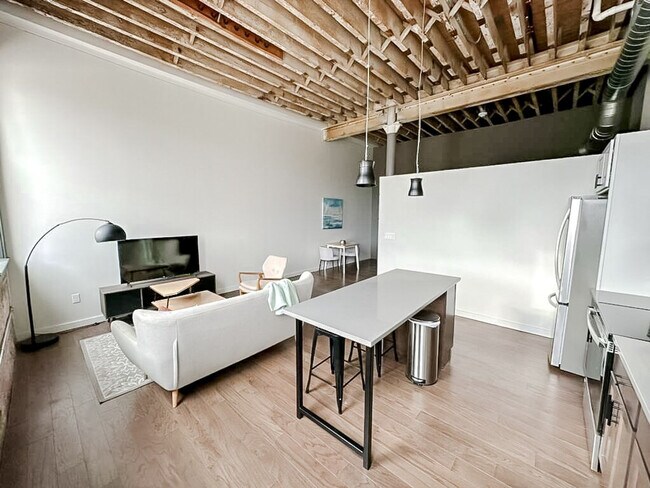 Foto del edificio - 403 W 4th St N