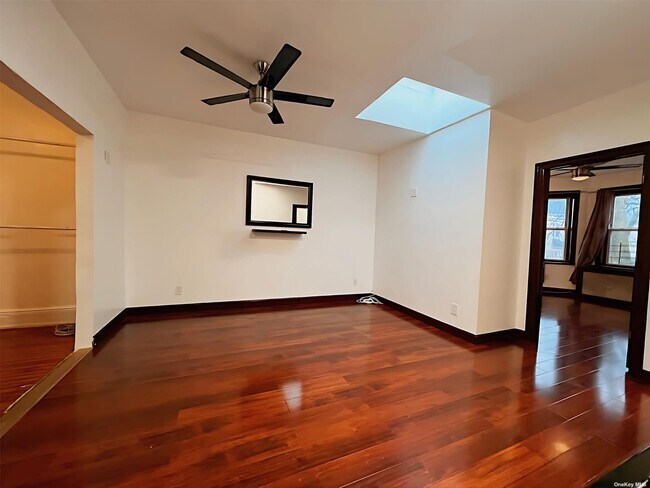Building Photo - 102-10 87th Ave
