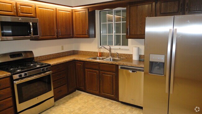 kitchen - 1502 Andmore St