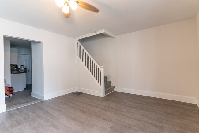Building Photo - 920 Macadam St