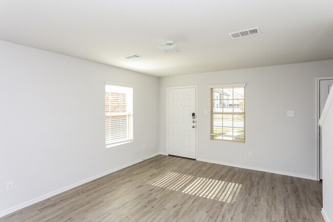 Foto del edificio - 1511 Mark Ln