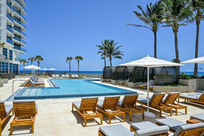 Foto del edificio - 3100 N Ocean Dr