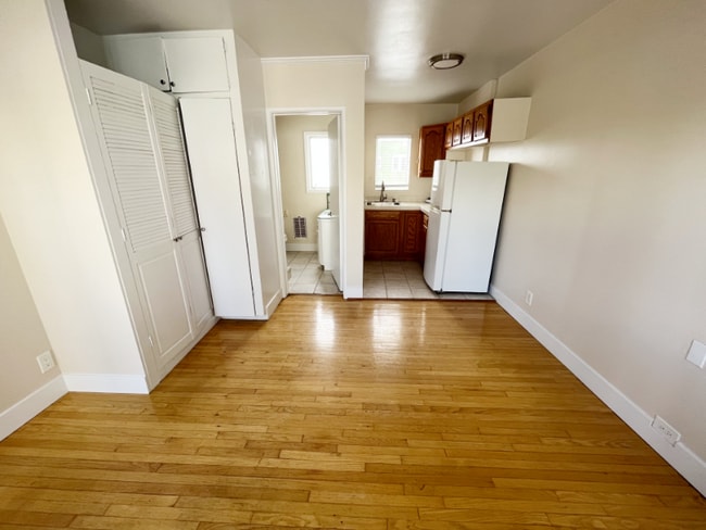 Foto del edificio - 250 Cliff Dr