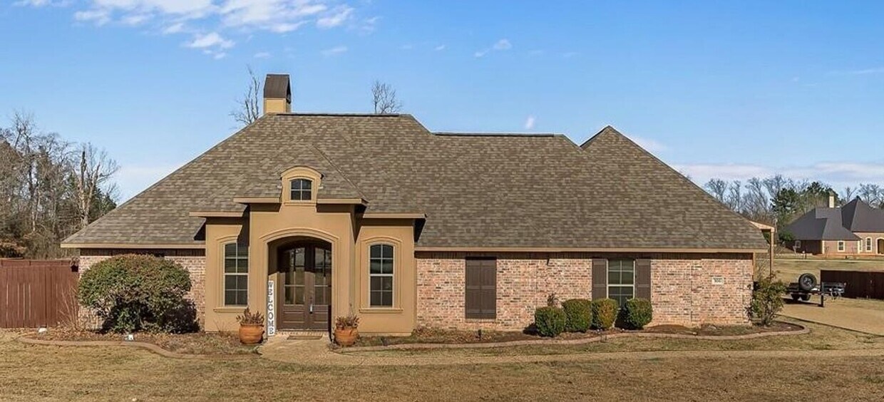 Primary Photo - Gated Community Close to Barksdale Air For...