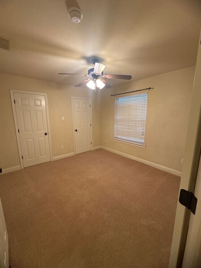 Foto del edificio - Beautiful 4 bedroom, 2 bath home for rent