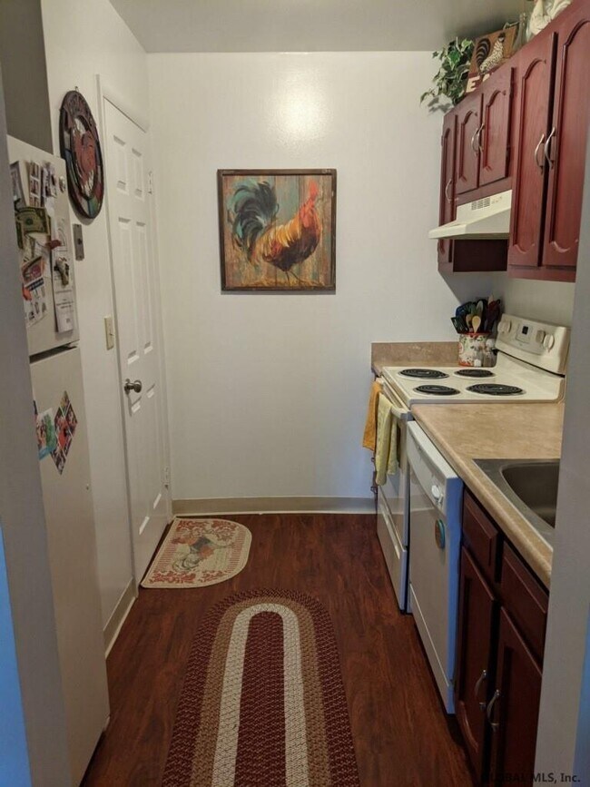 99 Circular St Unit 8 Saratoga Springs Ny 12866 Apartment For Rent In Saratoga Springs Ny Apartments Com