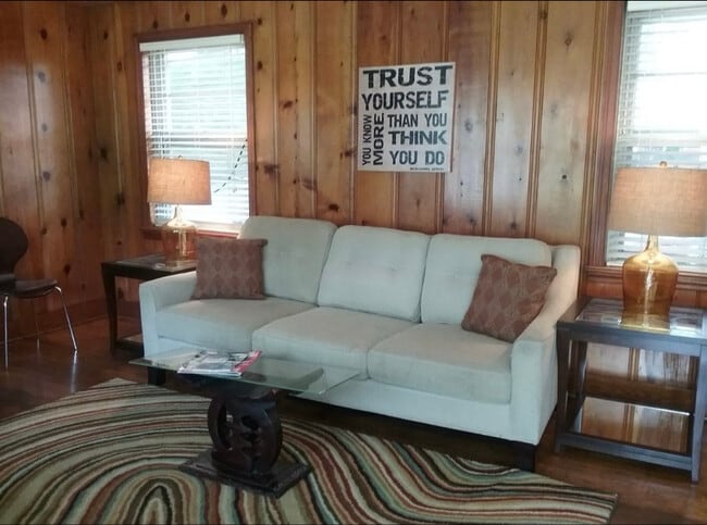 Building Photo - 1915 Walker Ave