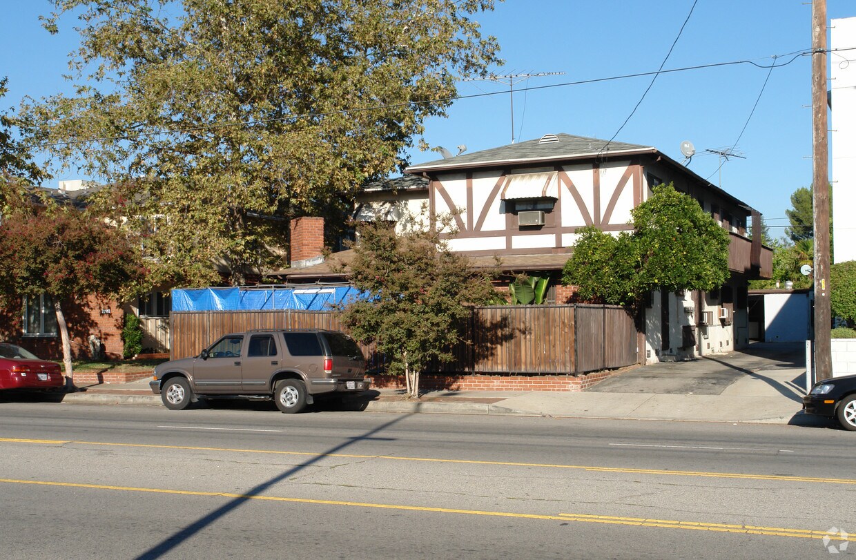 Foto del edificio - 5648 Whitsett Ave