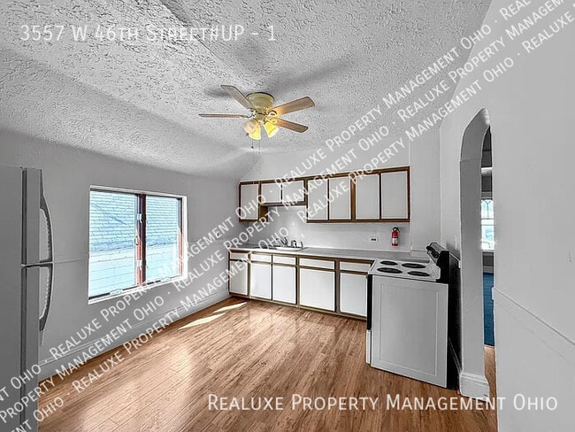 Building Photo - 3557 W 46th St